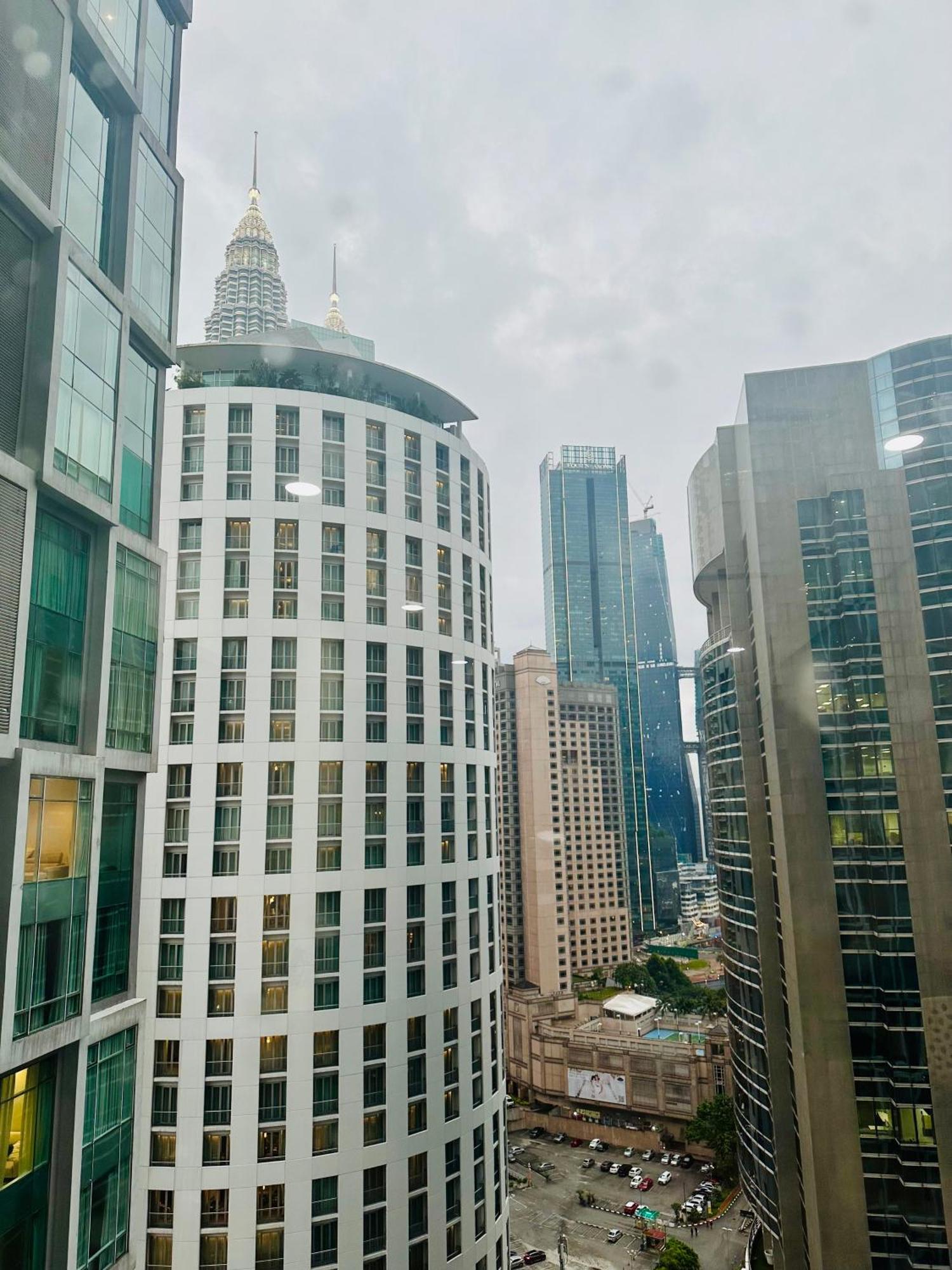 Soho Suites Klcc By Angel 쿠알라룸푸르 외부 사진